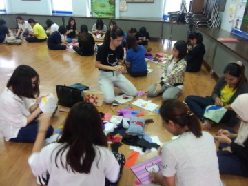 อาสาสมัคร หมอนหนุนอุ่นรัก 2ก.พ.  Volunteer to Produce pillow for Disadvantaged Preschoolers in Thailand /Feb2, 19 ชั้น 4 ห้องสุจิตรา อาคารมูลนิธิอาสาสมัครเพื่อสังคม @ Thai Volunteer Service Bldg.